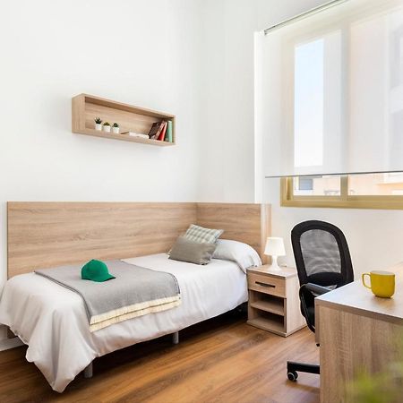 Micampus Armendariz Student Residence セビリア エクステリア 写真