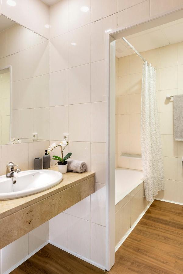 Micampus Armendariz Student Residence セビリア エクステリア 写真