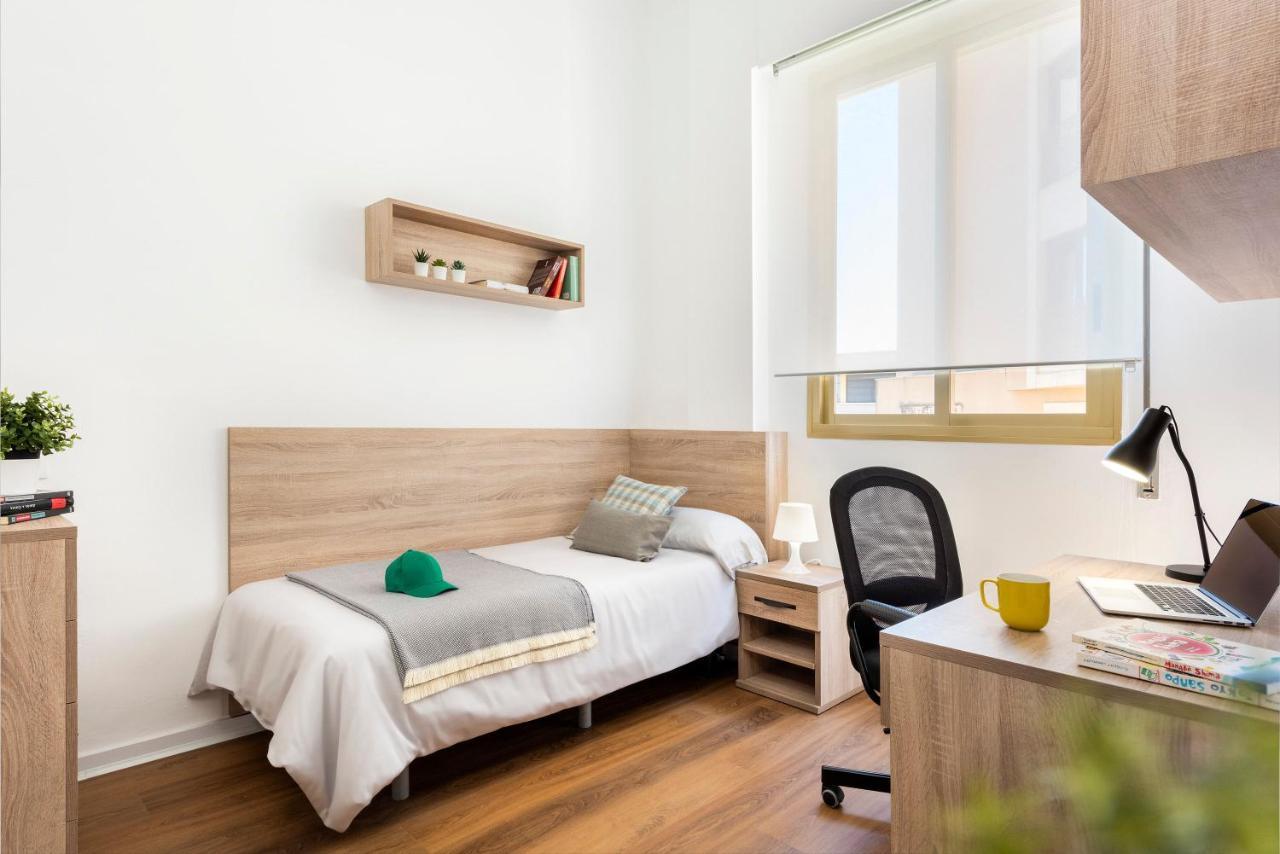 Micampus Armendariz Student Residence セビリア エクステリア 写真