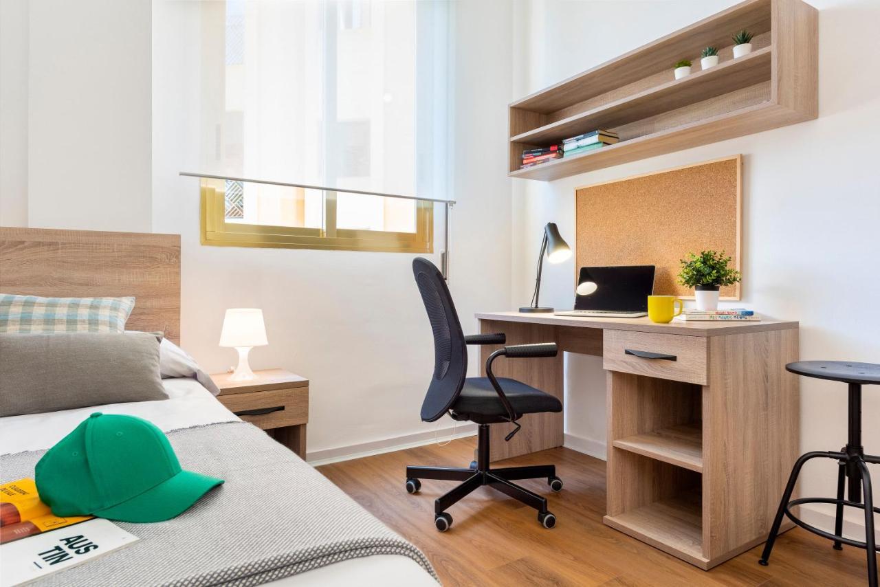 Micampus Armendariz Student Residence セビリア エクステリア 写真