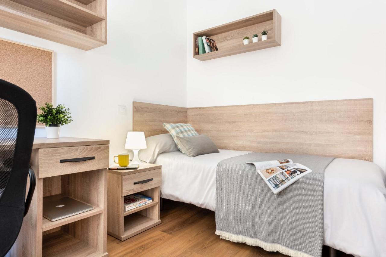 Micampus Armendariz Student Residence セビリア エクステリア 写真