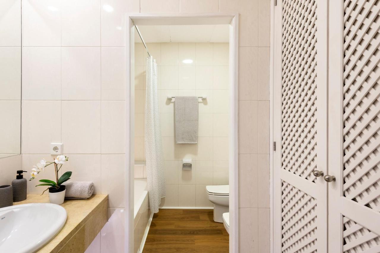 Micampus Armendariz Student Residence セビリア エクステリア 写真